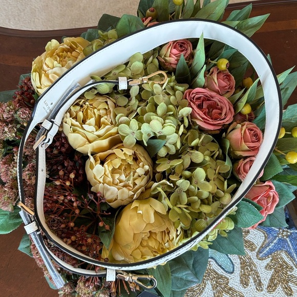 NWT Kate Spade Script Leather Meringue Adjustable Crossbody Guitar Bag Strap - Picture 5 of 14